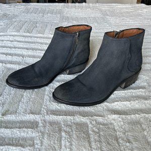 Frye Carson Piping Bootie Grey Suede 7.5M - New, never worn